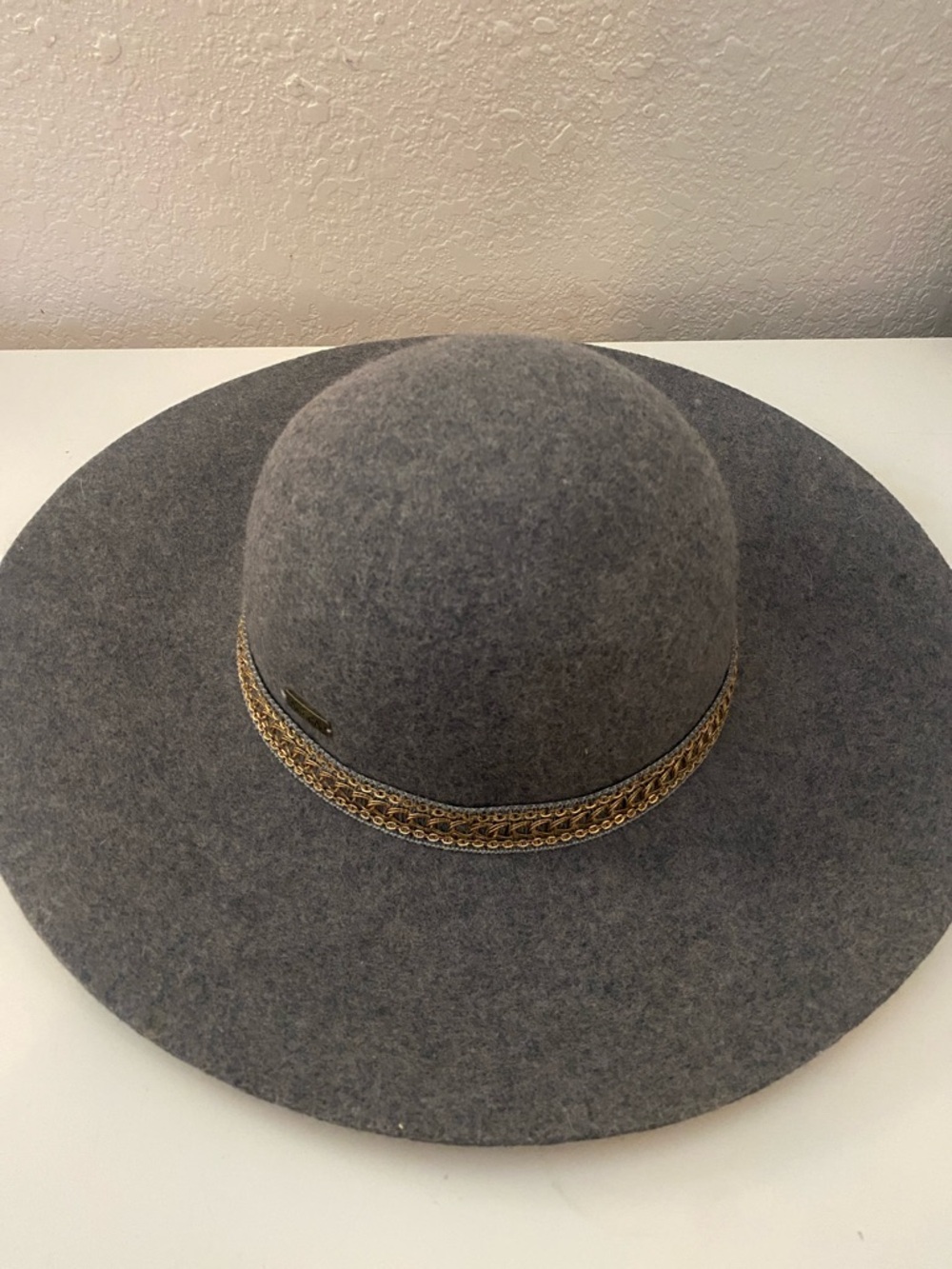 ADORA Gray Wide-Brim Felt Hat with Gold Chain Band